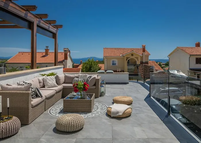 Sea View Modern Spacious Lounge House *