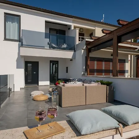 Nyaraló Sea View Modern Spacious Lounge House Premantura