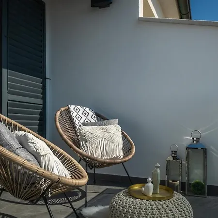Semesterbostad Sea View Modern Spacious Lounge House