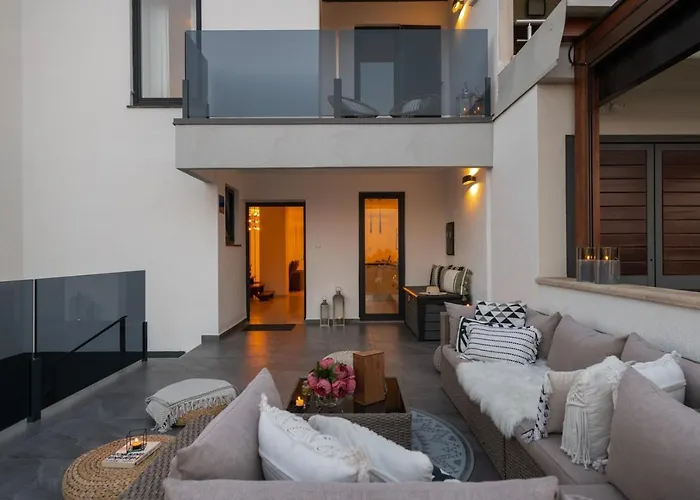 Sea View Modern Spacious Lounge House Сasa de vacaciones Premantura
